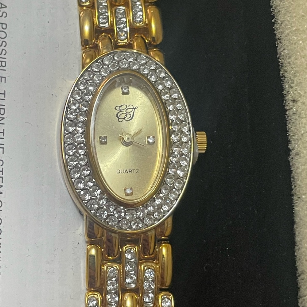 Elizabeth Taylor White Diamonds Collection Ladies Goldtone Watch & Box UNTESTED - Picture 3 of 10